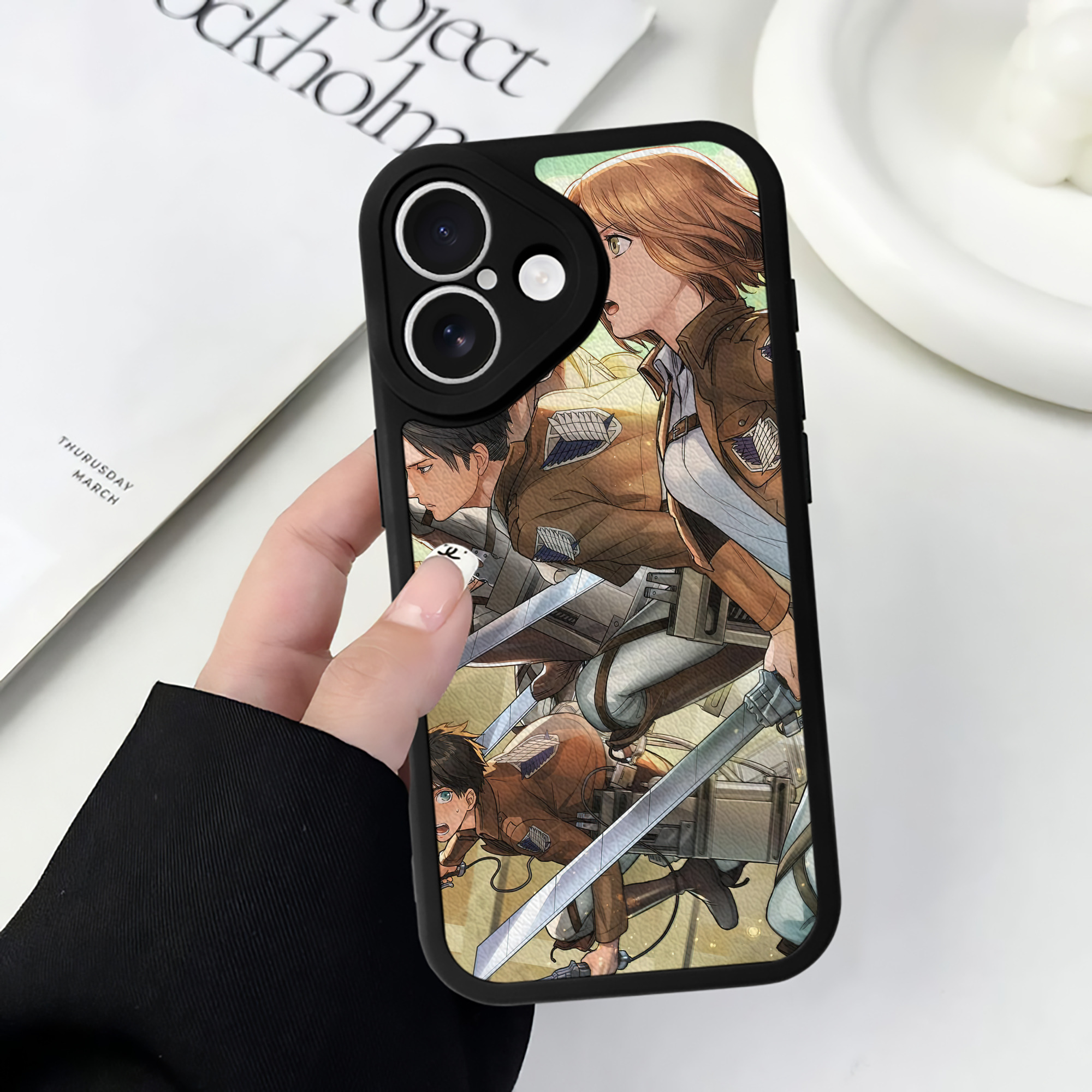 （画像用） 進撃の巨人 Attack on Titan 【iPhone 16シリーズ対応】シリコンスマホケース（レザー調） 材質：シリコン